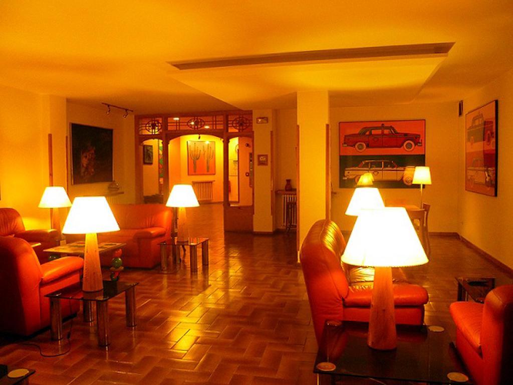 Hotel Pradas Jaca Esterno foto